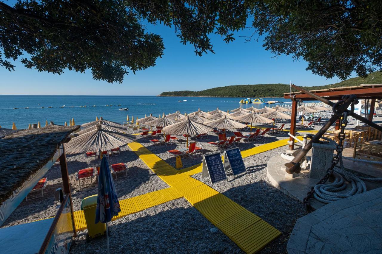 Poseidon The Beach Hotel Budva Bagian luar foto