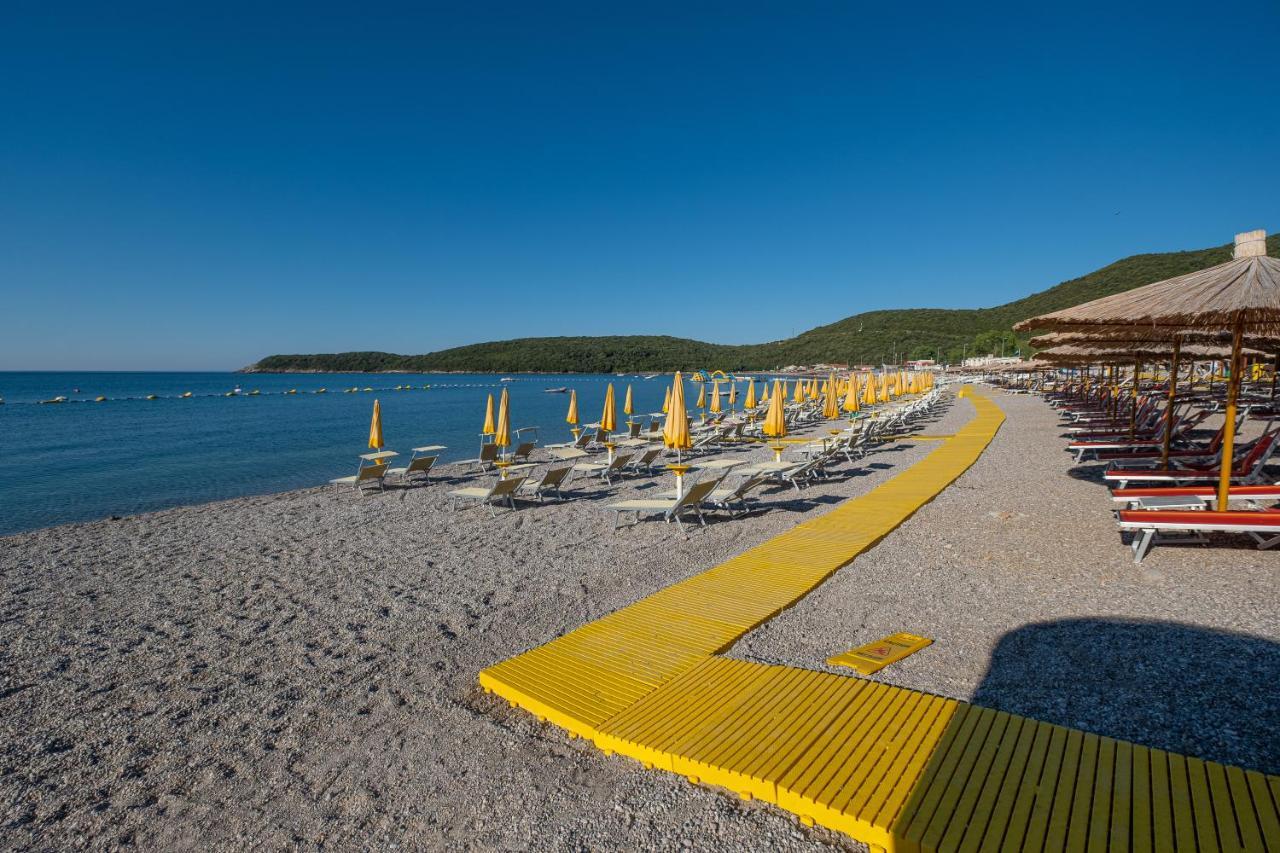 Poseidon The Beach Hotel Budva Bagian luar foto