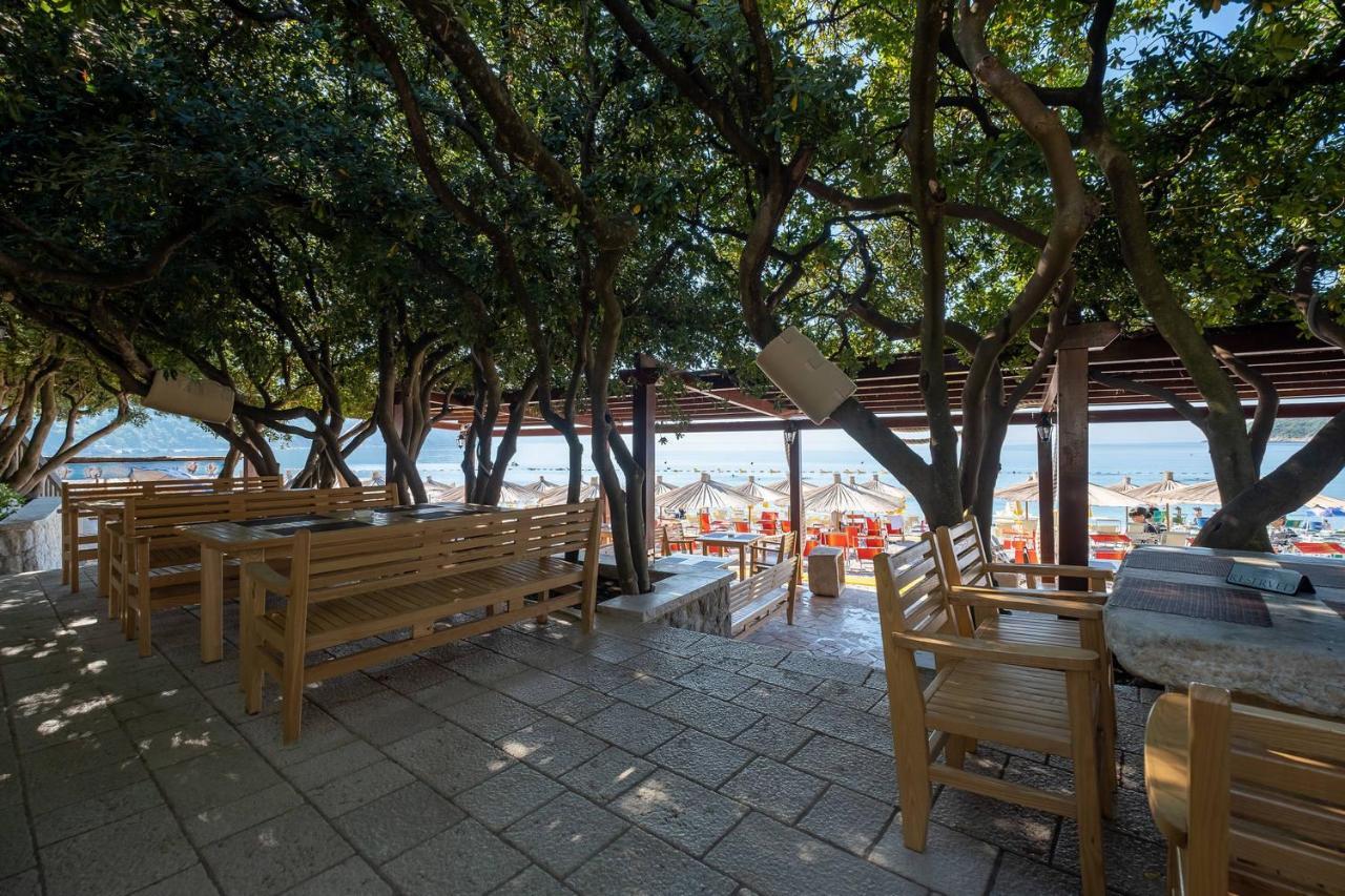 Poseidon The Beach Hotel Budva Bagian luar foto