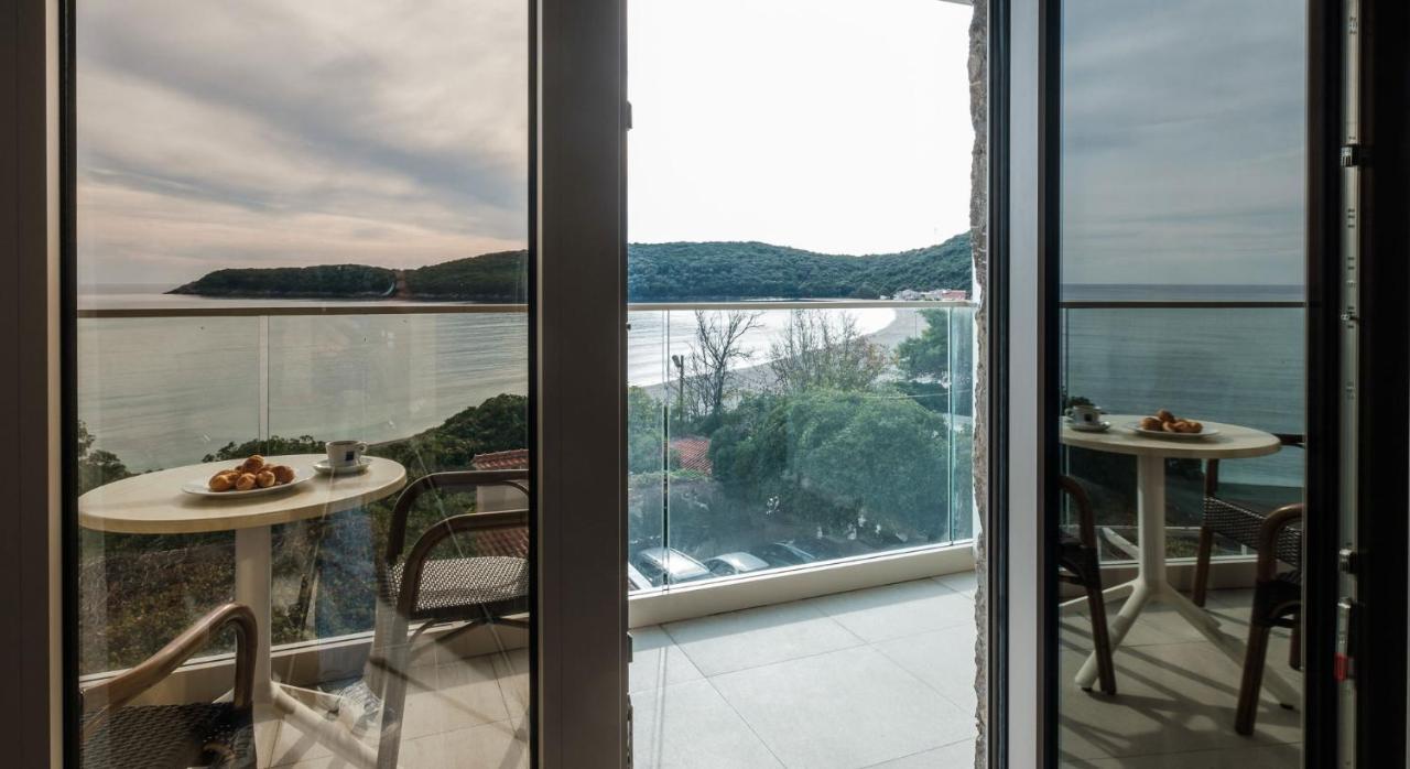 Poseidon The Beach Hotel Budva Bagian luar foto