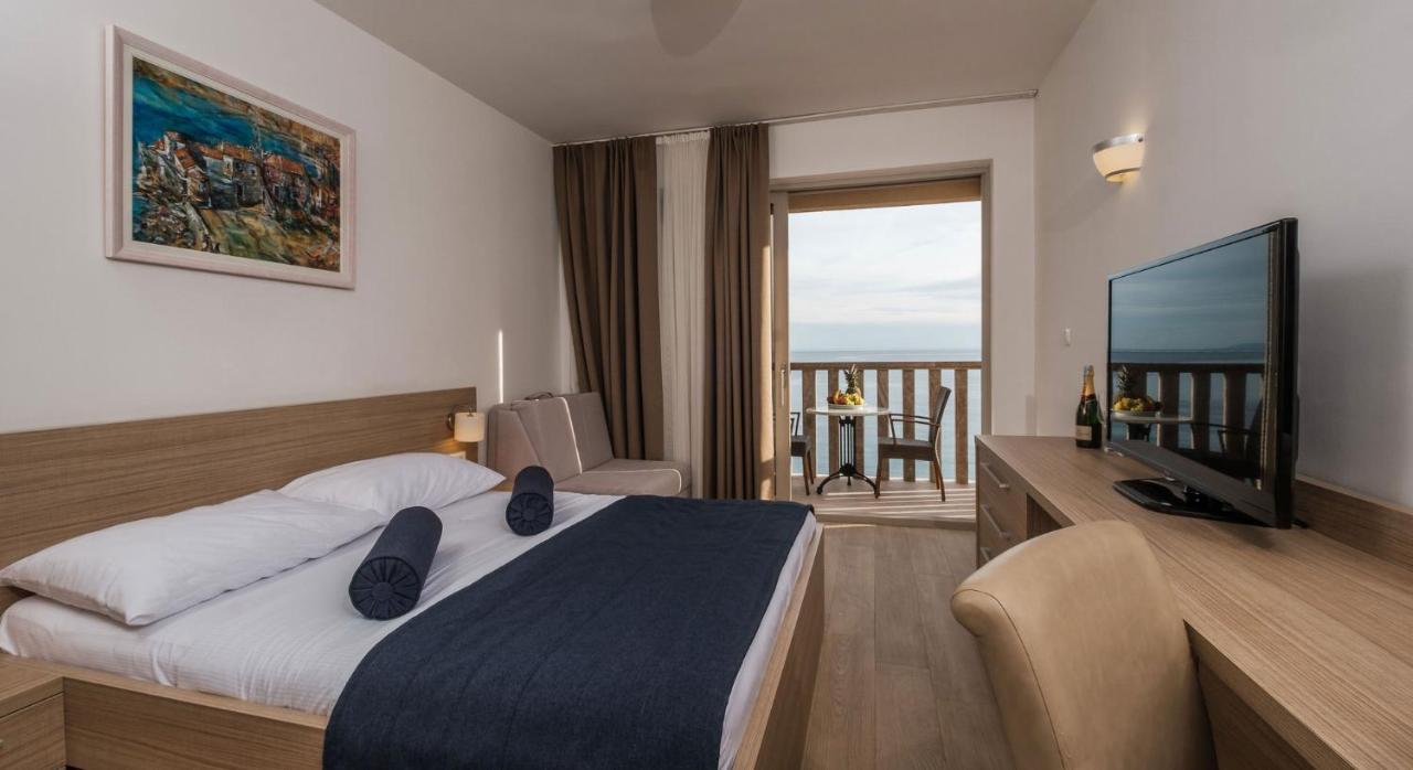 Poseidon The Beach Hotel Budva Bagian luar foto